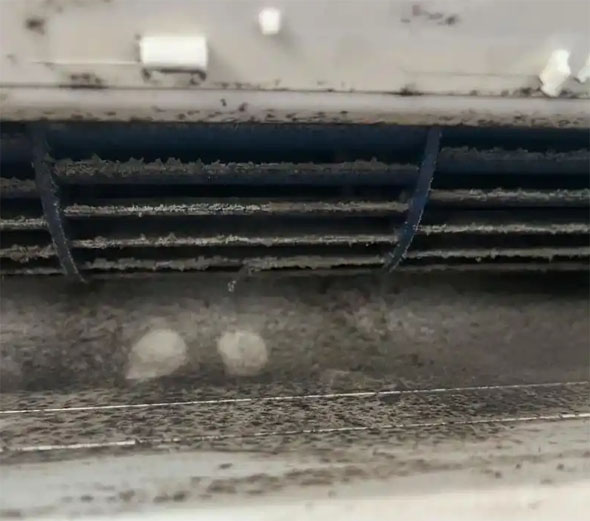 华蓥空调吹的风有股烧焦味是怎么回事